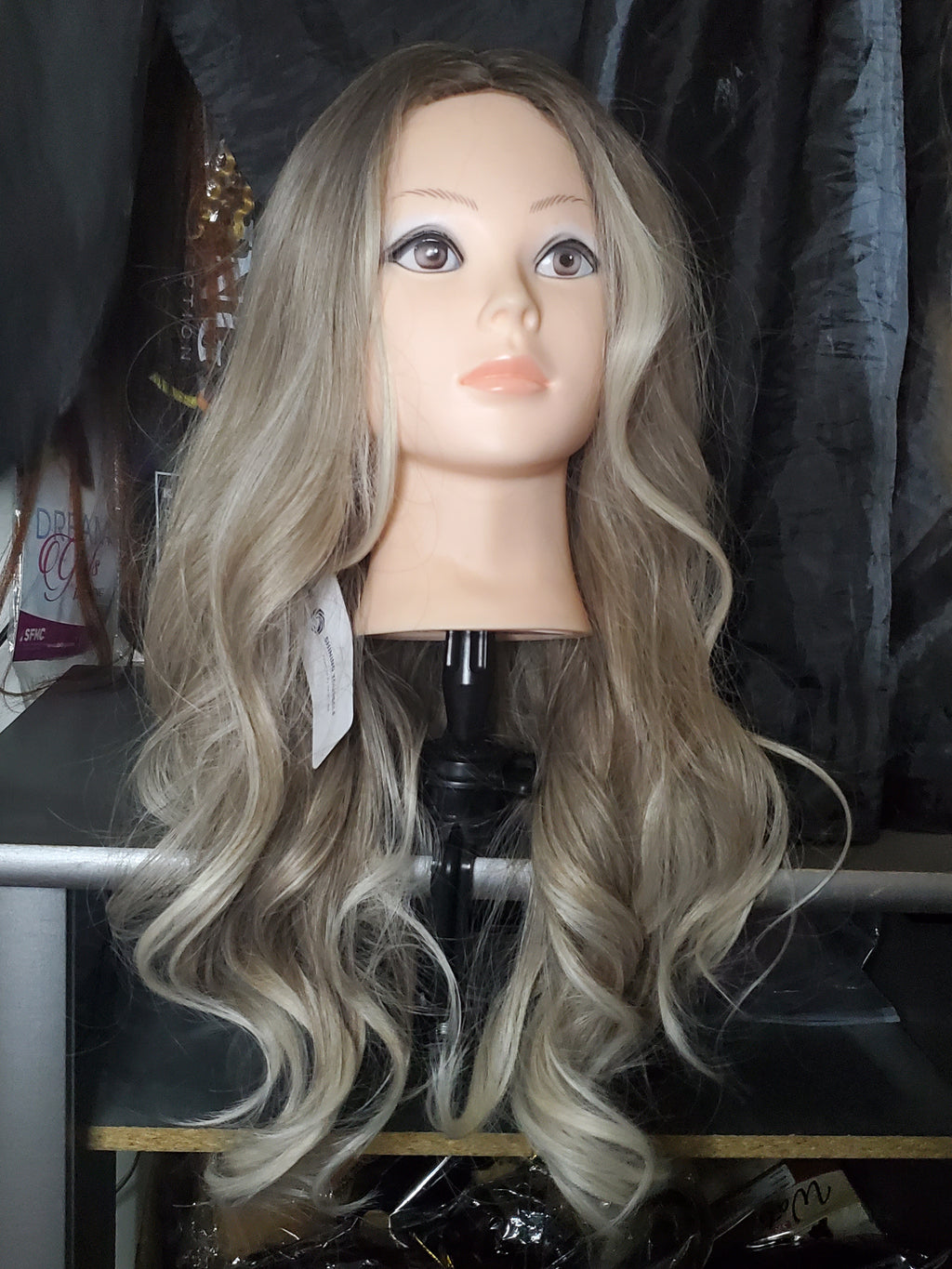 Light ash blonde ombre wavy wig