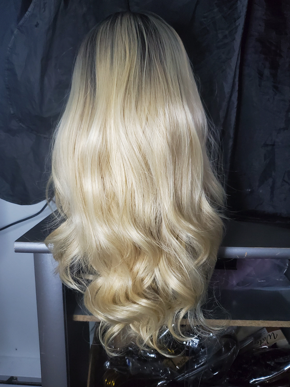 Honey blonde ombre wavy wig