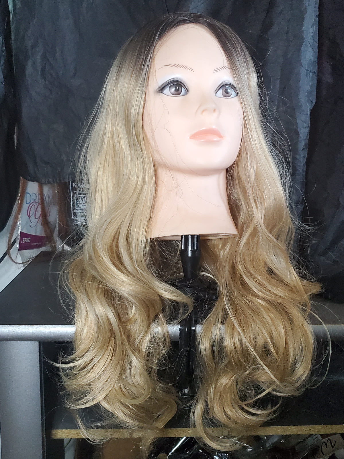 Honey blonde ombre wavy wig