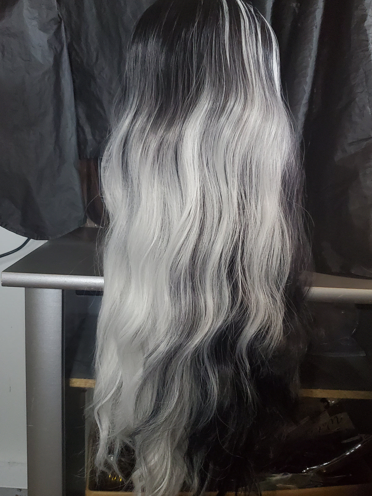 Black and sliver split wig
