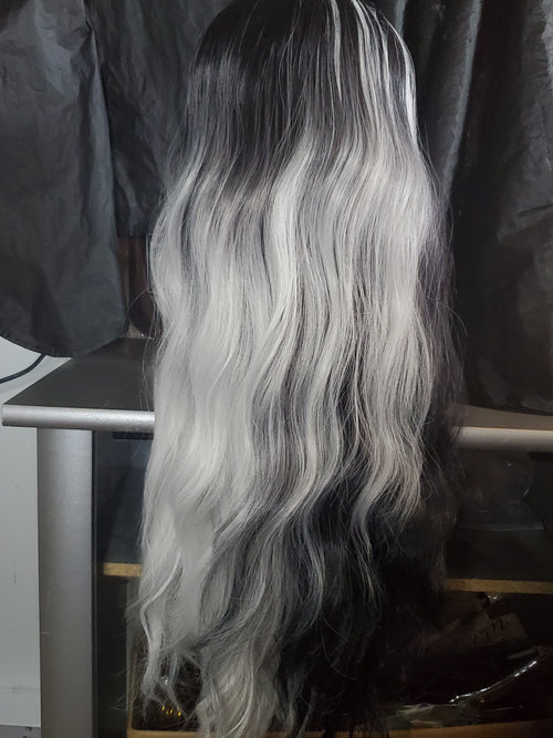 Black and sliver split wig
