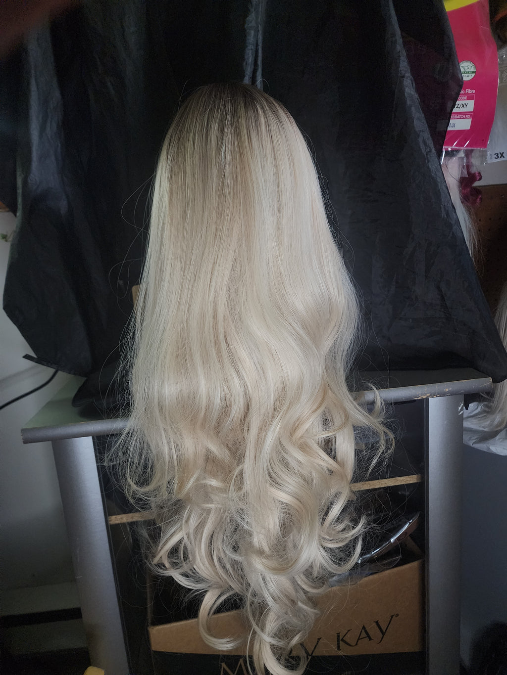 Long wavy blonde ombre wig